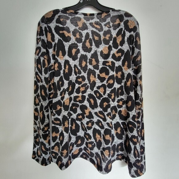 NEW Cherish Leopard Cheetah Print Twist Deep V Back Long Sleeve Top Size Large - Picture 1 of 11